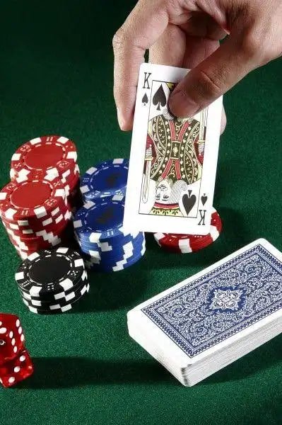 Pengguna Indonesia menikmati pengalaman taruhan sports dan kasino live di ponsel melalui antarmuka batmantoto responsif